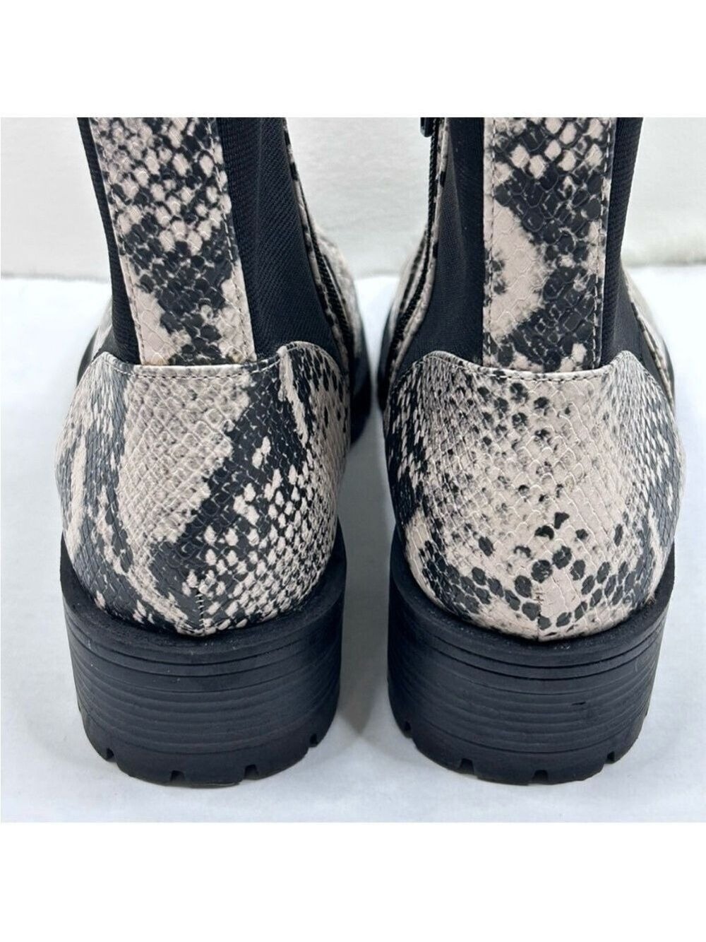 Universal Thread Black Cream Snakeskin Ankle Booties Size 10 - Picture 6 of 12